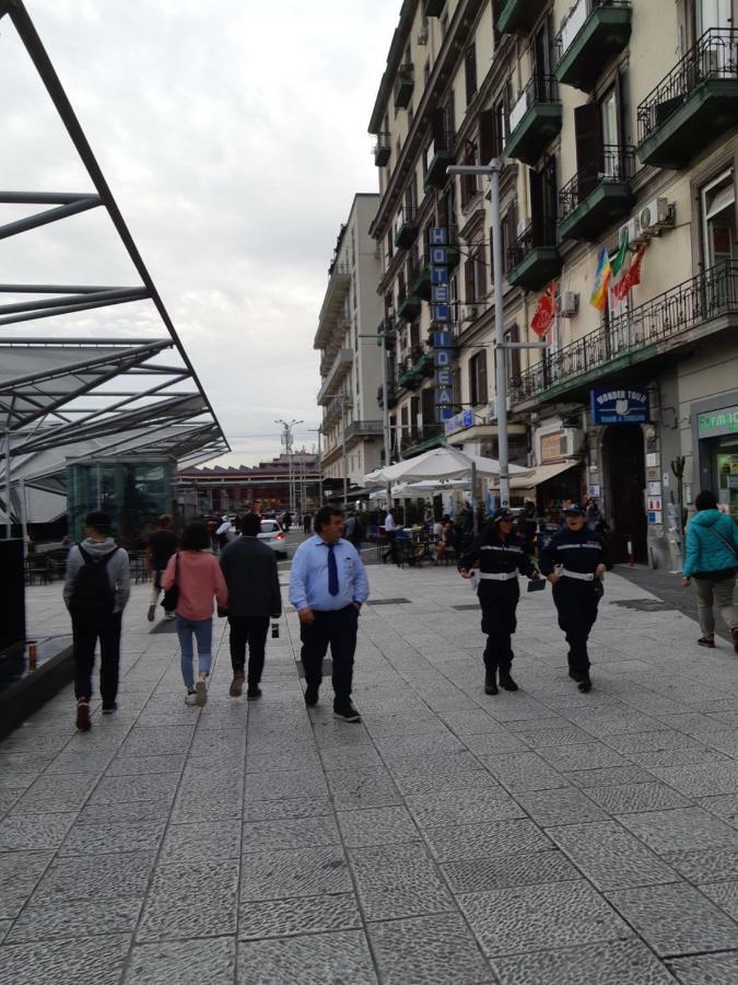 Metropolis Stazione Centrale Napoli Eksteriør bilde